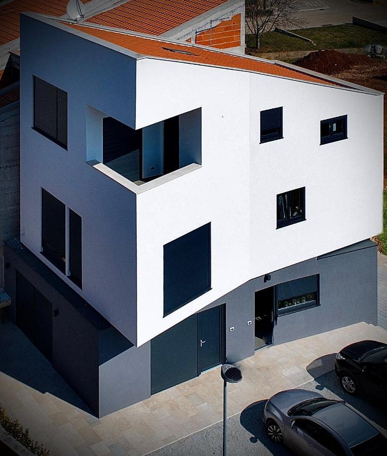 Casa Nera Villa Funtana Exterior photo